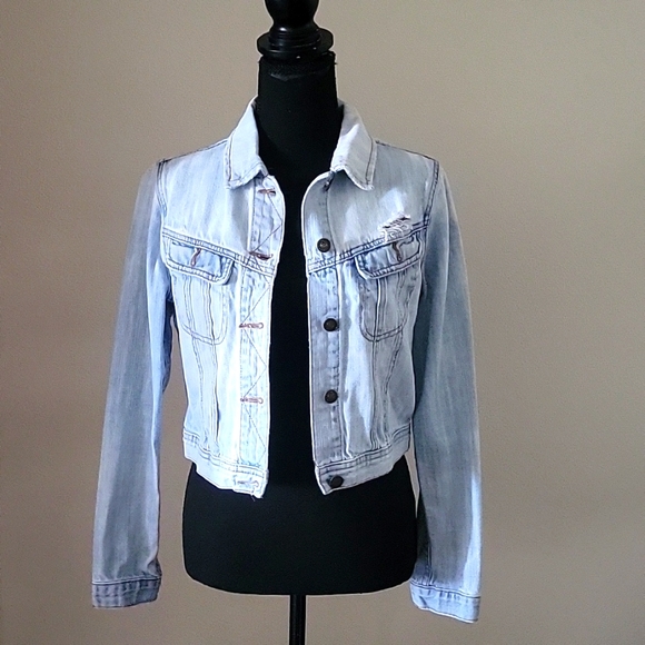 Forever 21 Jackets & Blazers - Jean Jacket size Med, Button Up, great condition.